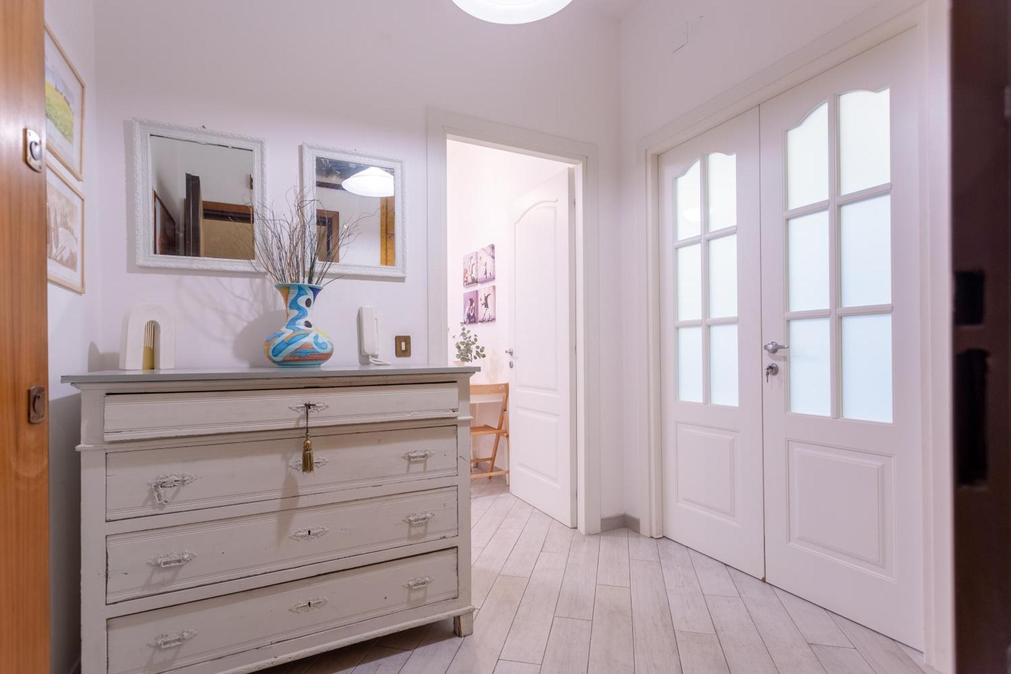 Stanza Comoda E Silenziosa Con Bagno Privato E Area Lavoro E Relax ローマ エクステリア 写真