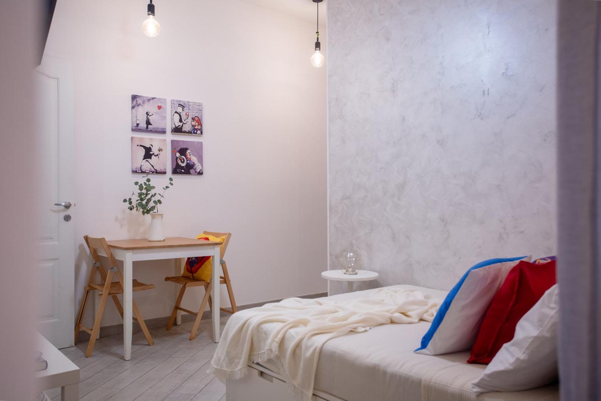 Stanza Comoda E Silenziosa Con Bagno Privato E Area Lavoro E Relax ローマ エクステリア 写真