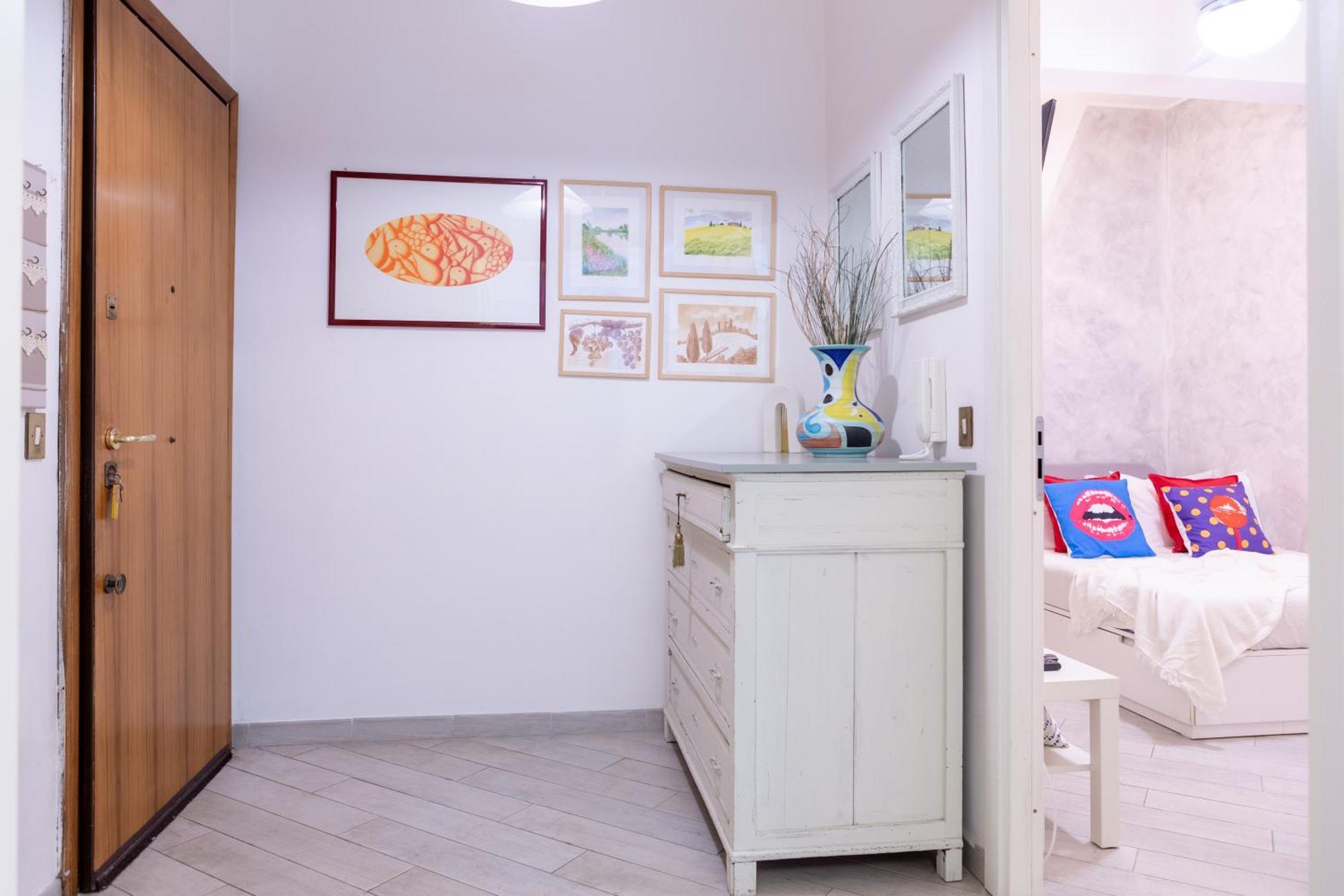 Stanza Comoda E Silenziosa Con Bagno Privato E Area Lavoro E Relax ローマ エクステリア 写真