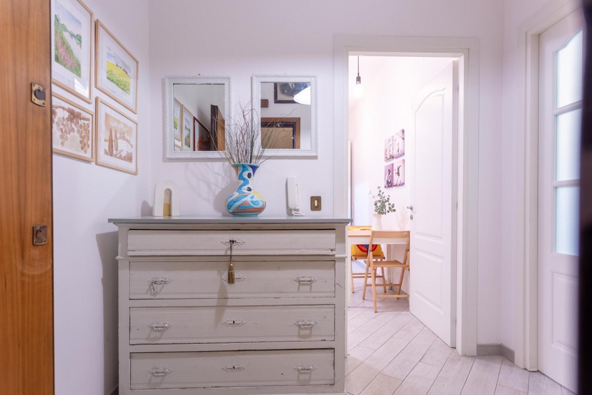 Stanza Comoda E Silenziosa Con Bagno Privato E Area Lavoro E Relax ローマ エクステリア 写真