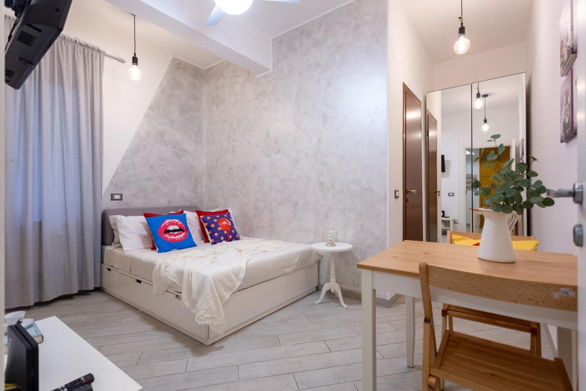 Stanza Comoda E Silenziosa Con Bagno Privato E Area Lavoro E Relax ローマ エクステリア 写真